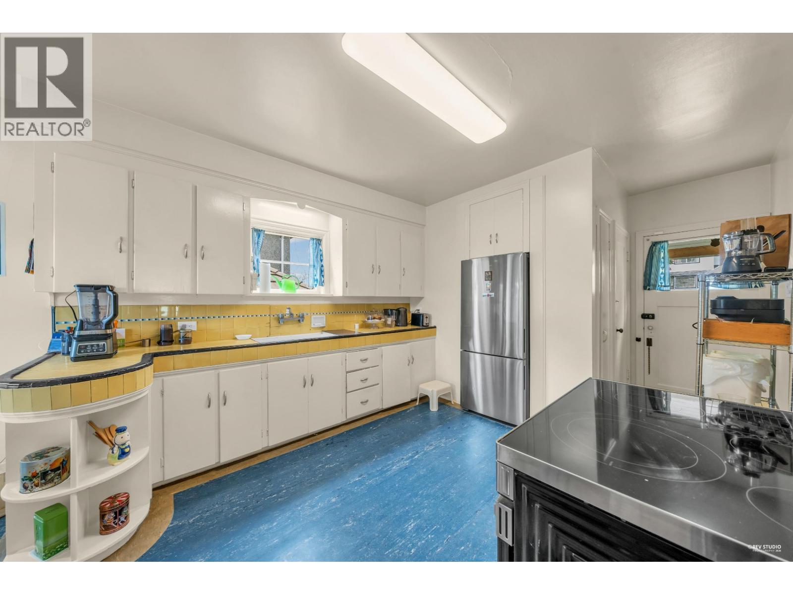 2245 W 22nd Avenue Property Photo 14