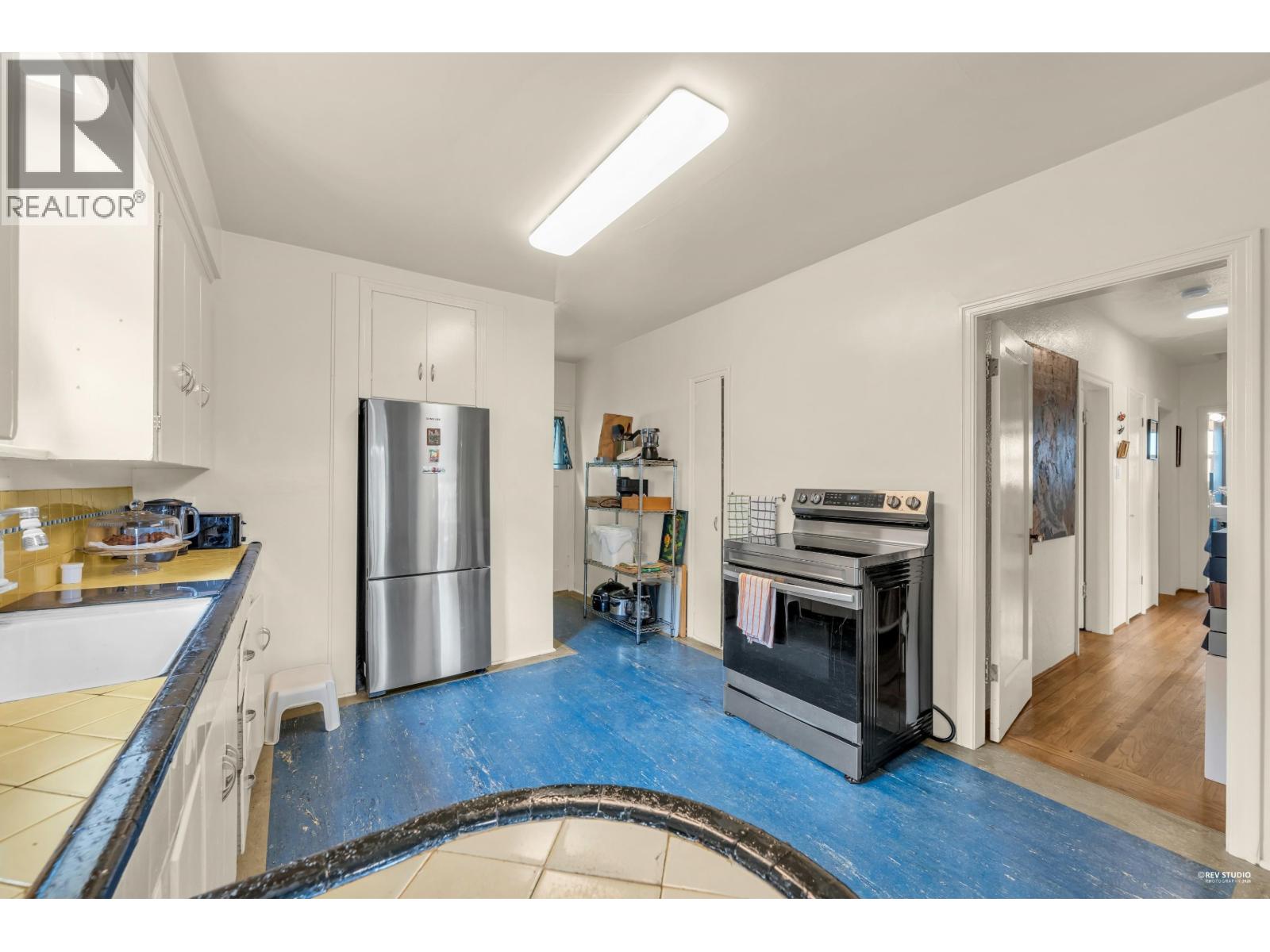 2245 W 22nd Avenue Property Photo 18