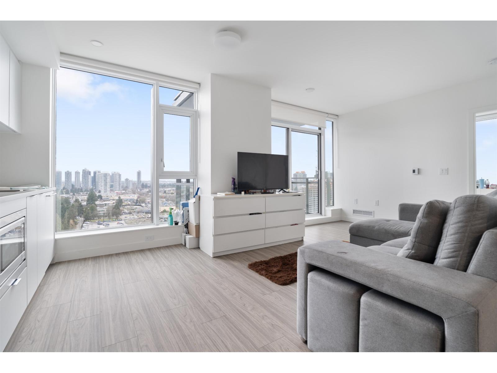1605 13675 107a Avenue Property Photo 4