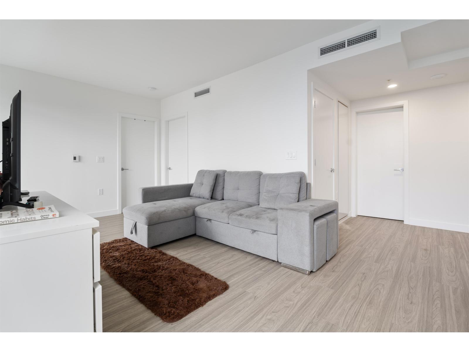 1605 13675 107a Avenue Property Photo 5