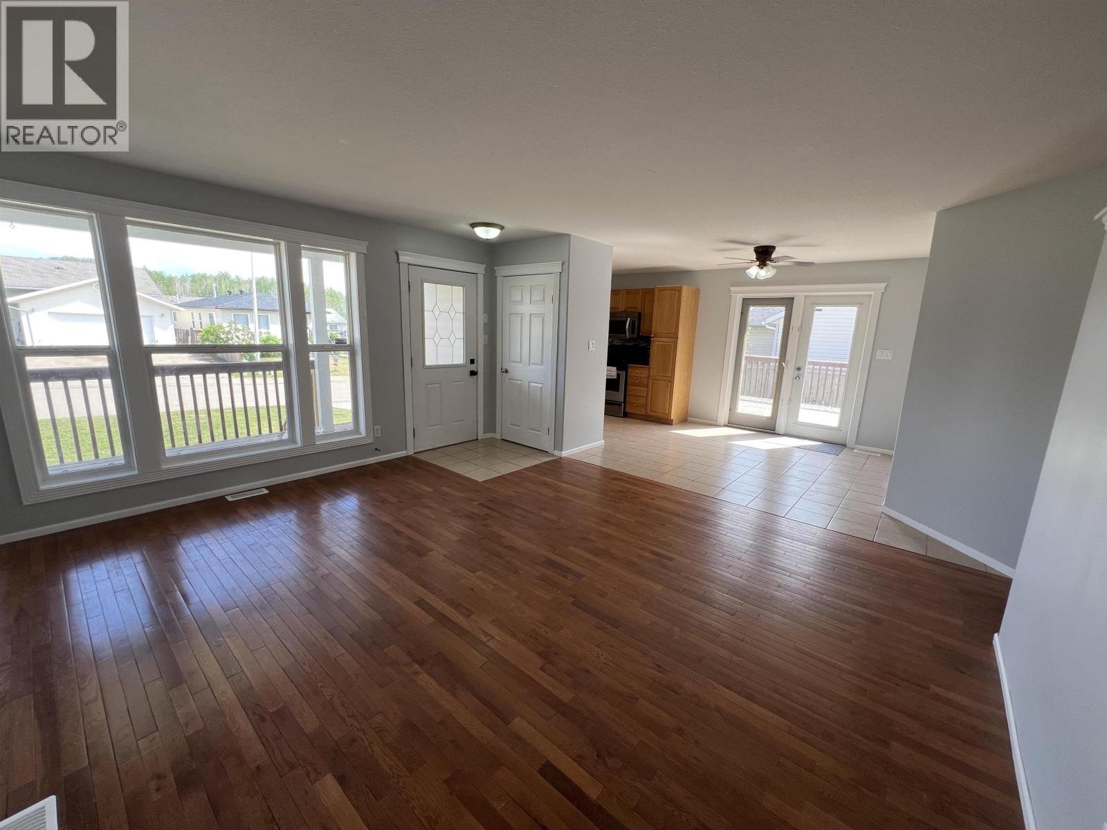 5213 Hallmark Crescent Property Photo 5
