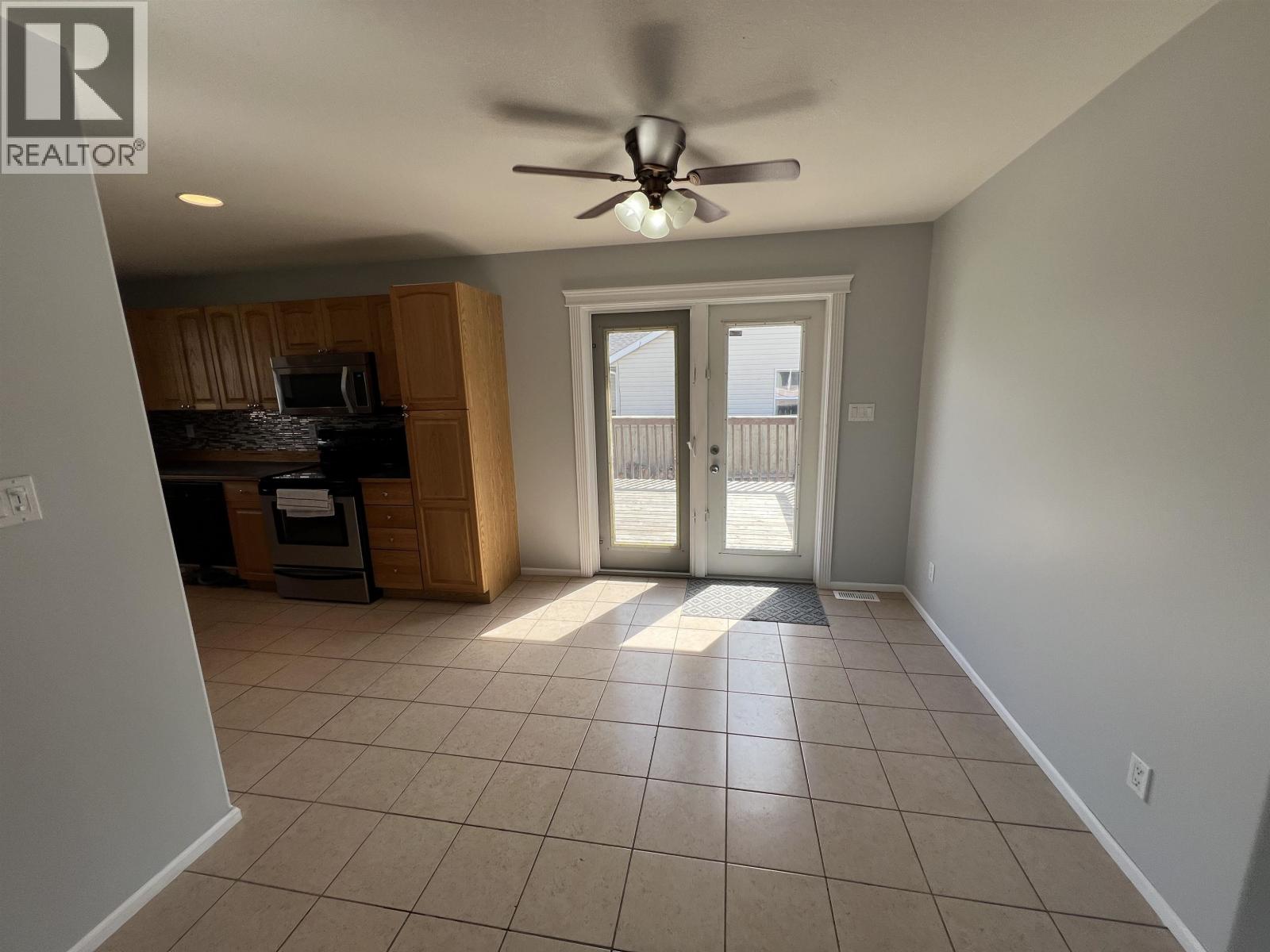 5213 Hallmark Crescent Property Photo 7