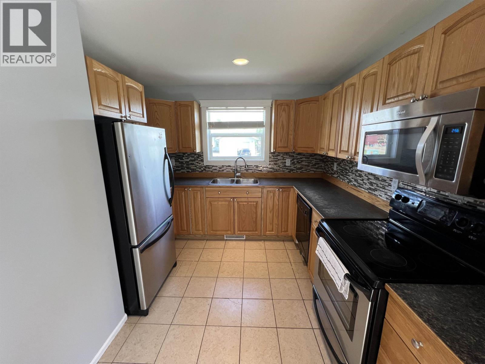 5213 Hallmark Crescent Property Photo 9