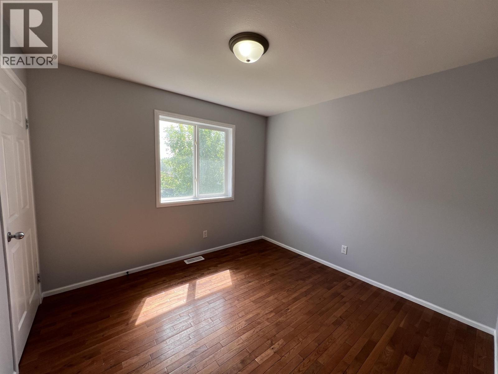 5213 Hallmark Crescent Property Photo 15