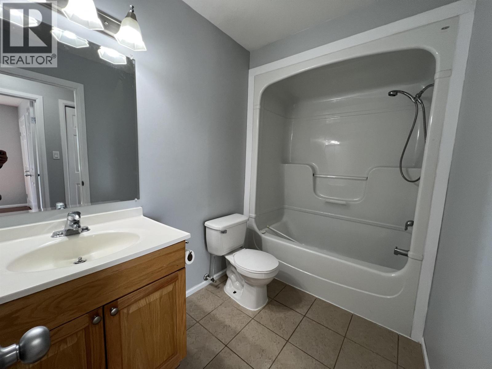 5213 Hallmark Crescent Property Photo 16