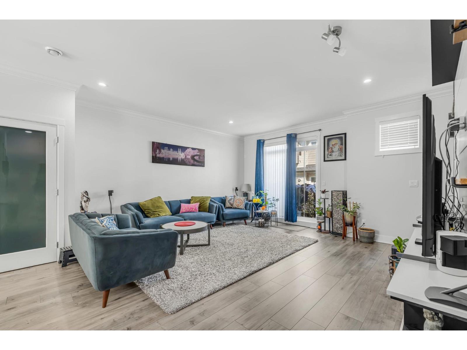 53 13898 64 AVENUE Property Photo 1