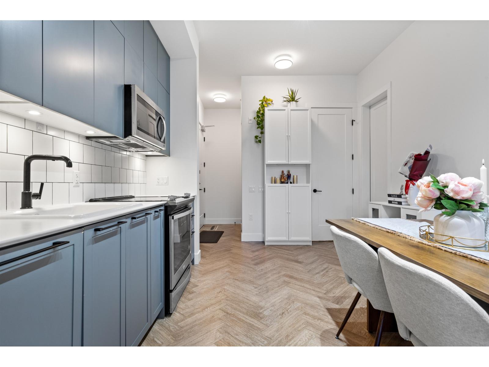 425 14968 101a Avenue Property Photo 16