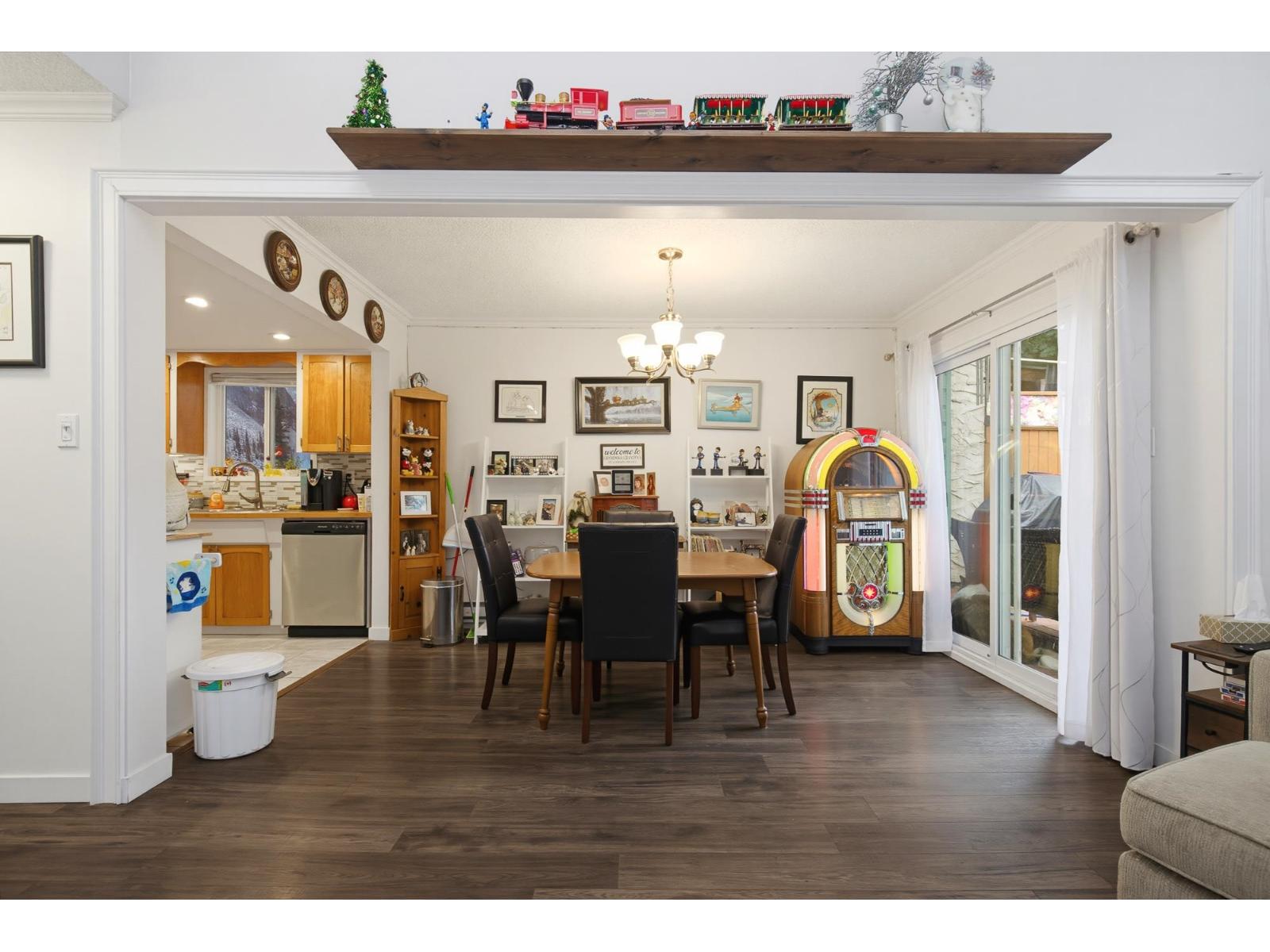 404 Bruneau Place Property Photo 11