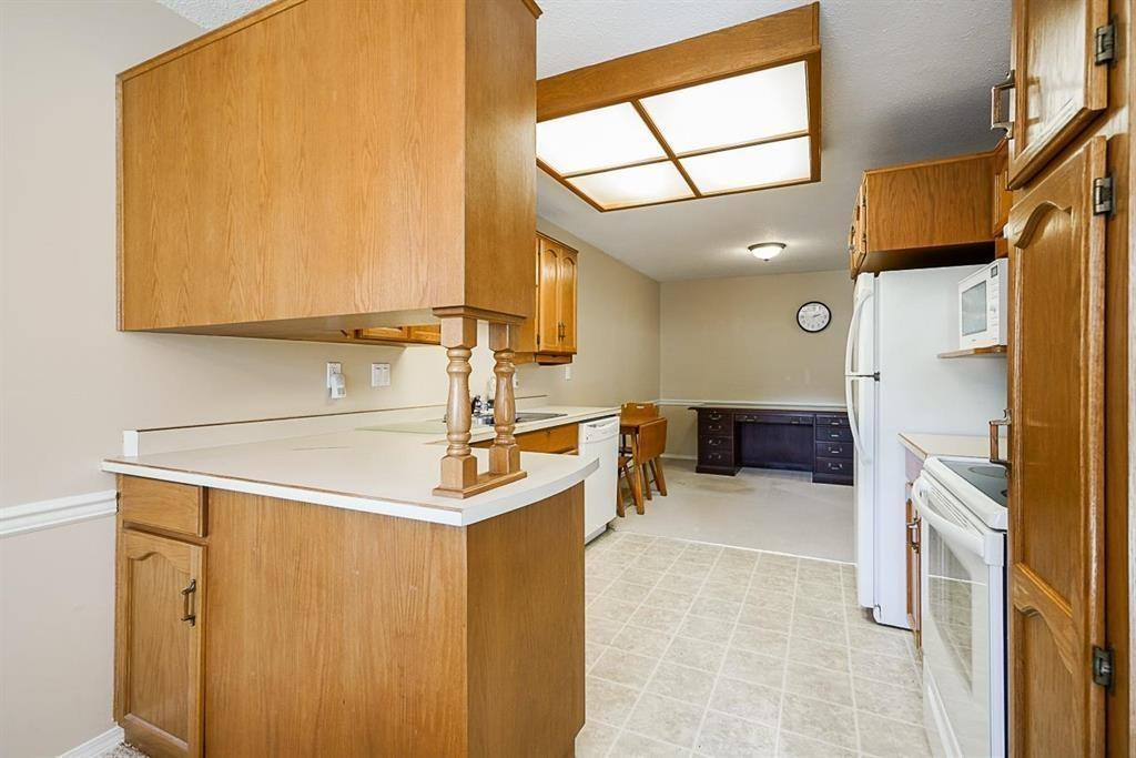 13 33123 George Ferguson Way Property Photo 7