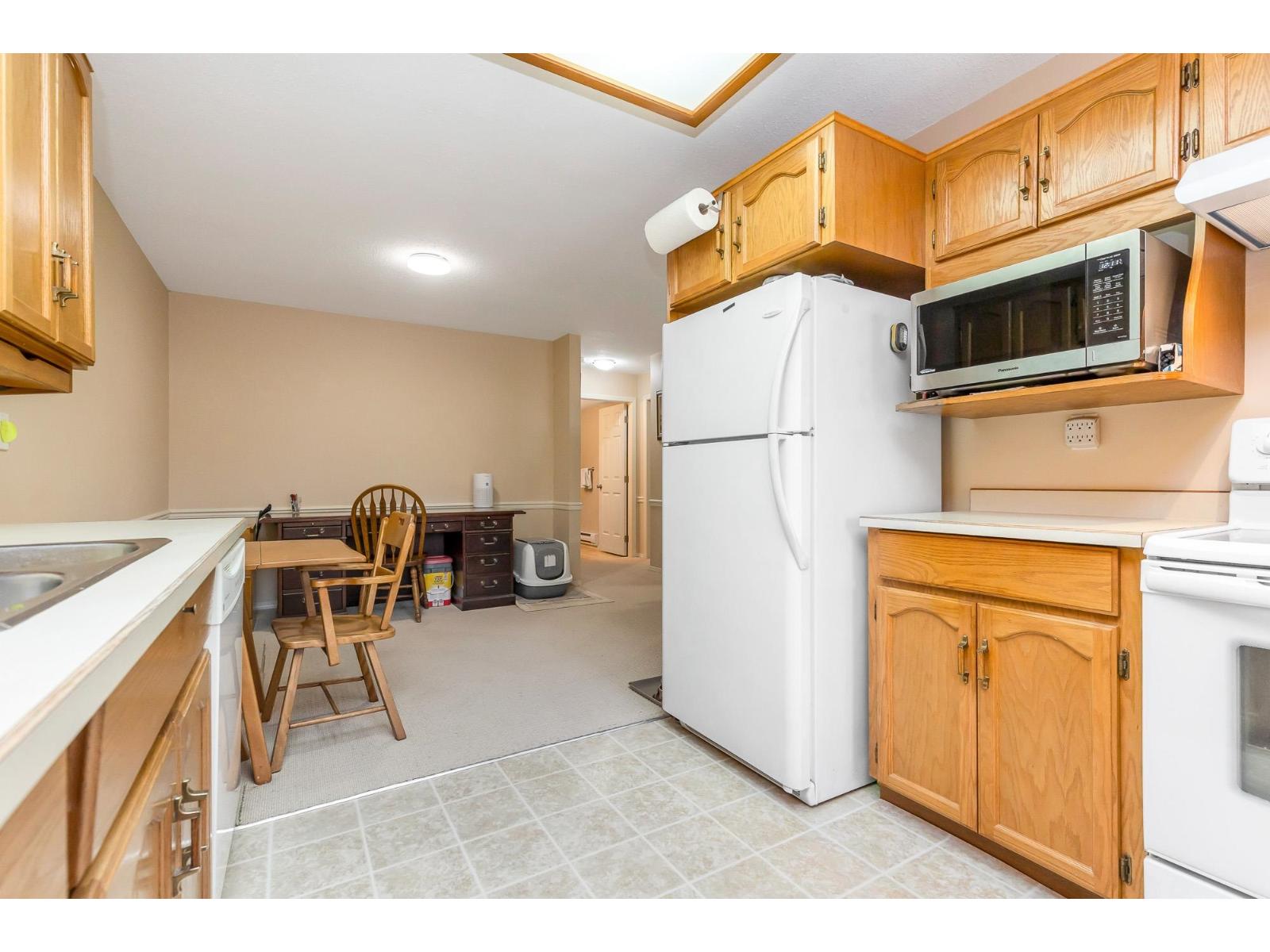 13 33123 George Ferguson Way Property Photo 9
