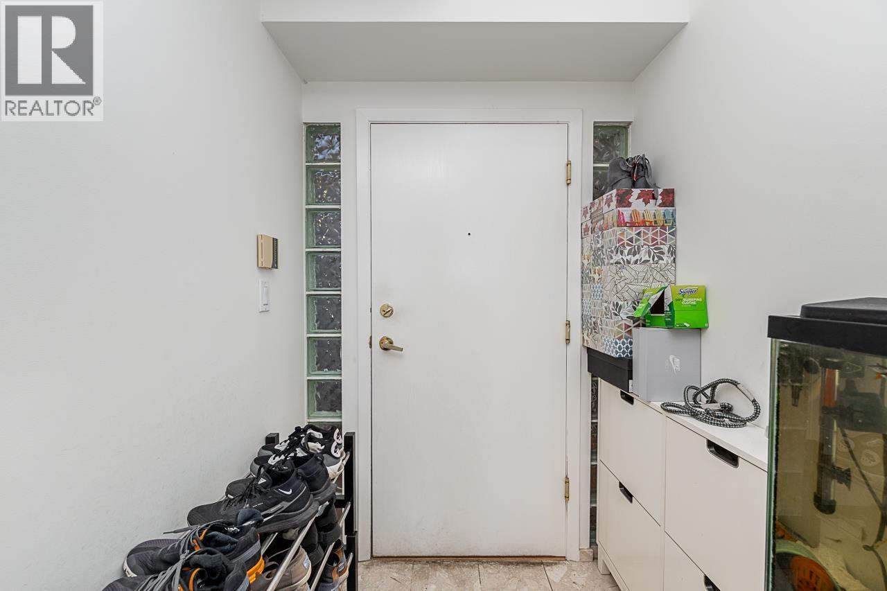 1403 3061 E Kent Avenue North Property Photo 4