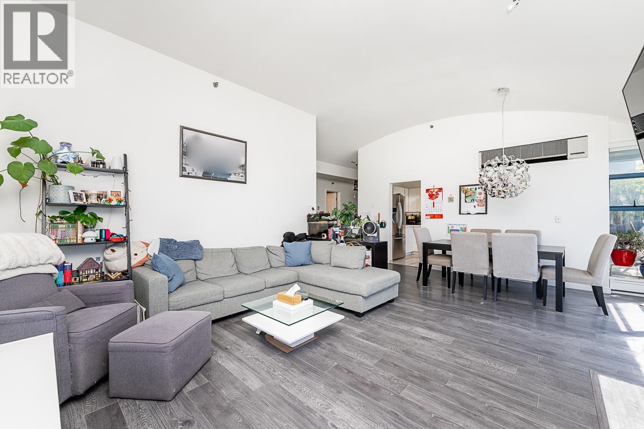 1403 3061 E Kent Avenue North Property Photo 9