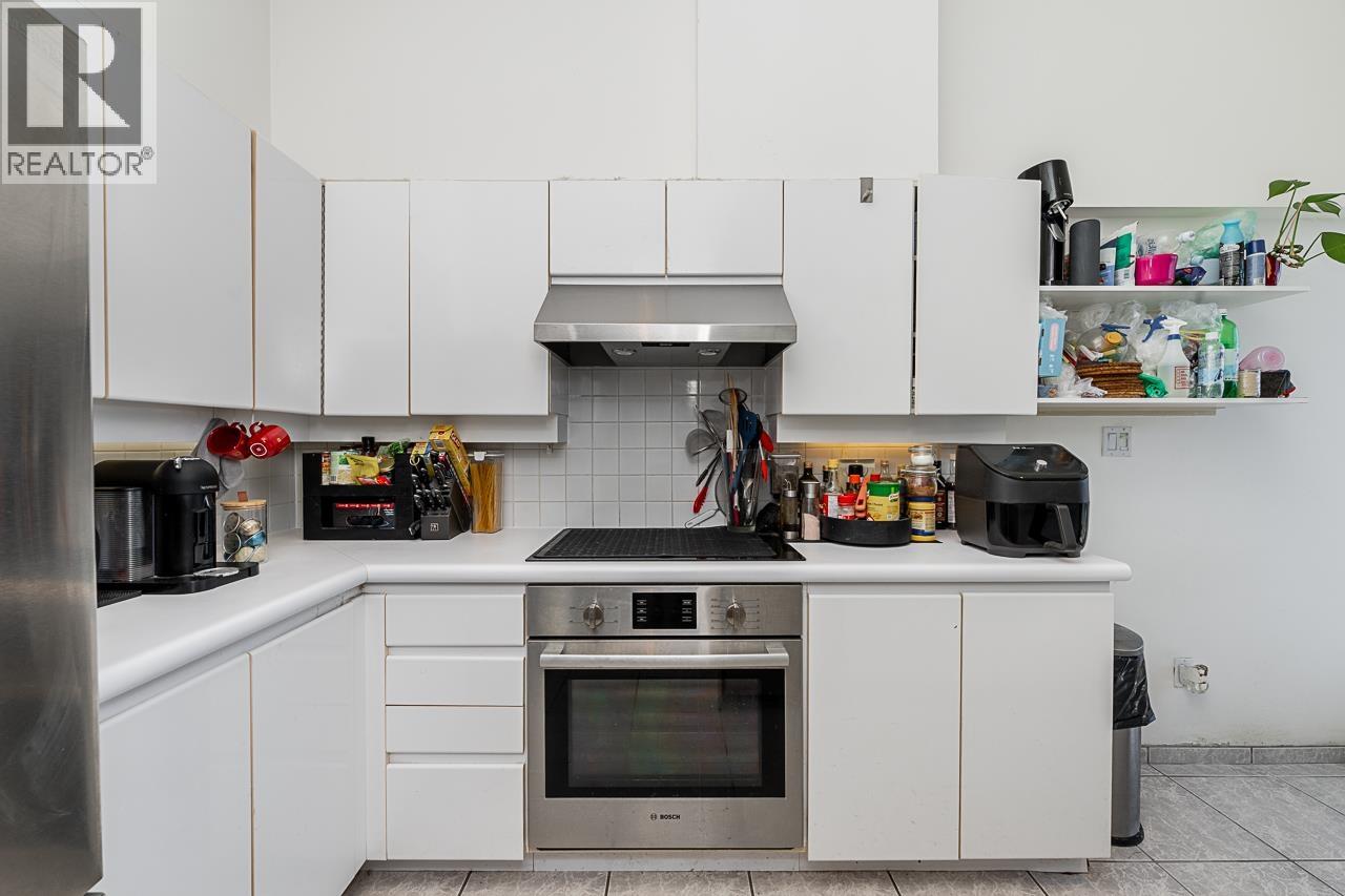 1403 3061 E Kent Avenue North Property Photo 12