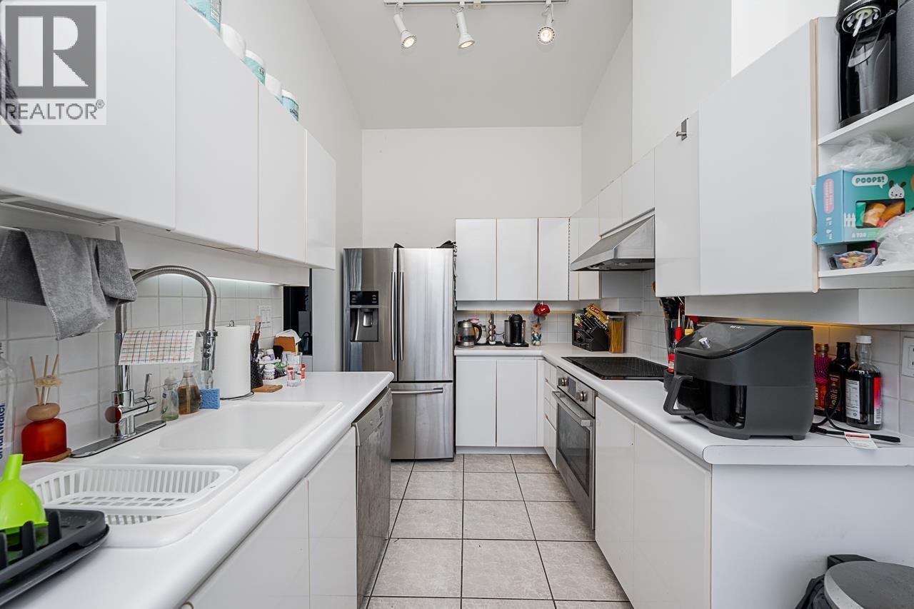 1403 3061 E Kent Avenue North Property Photo 13