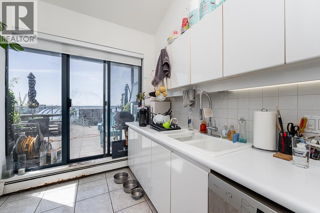 1403 3061 E Kent Avenue North Property Photo 14