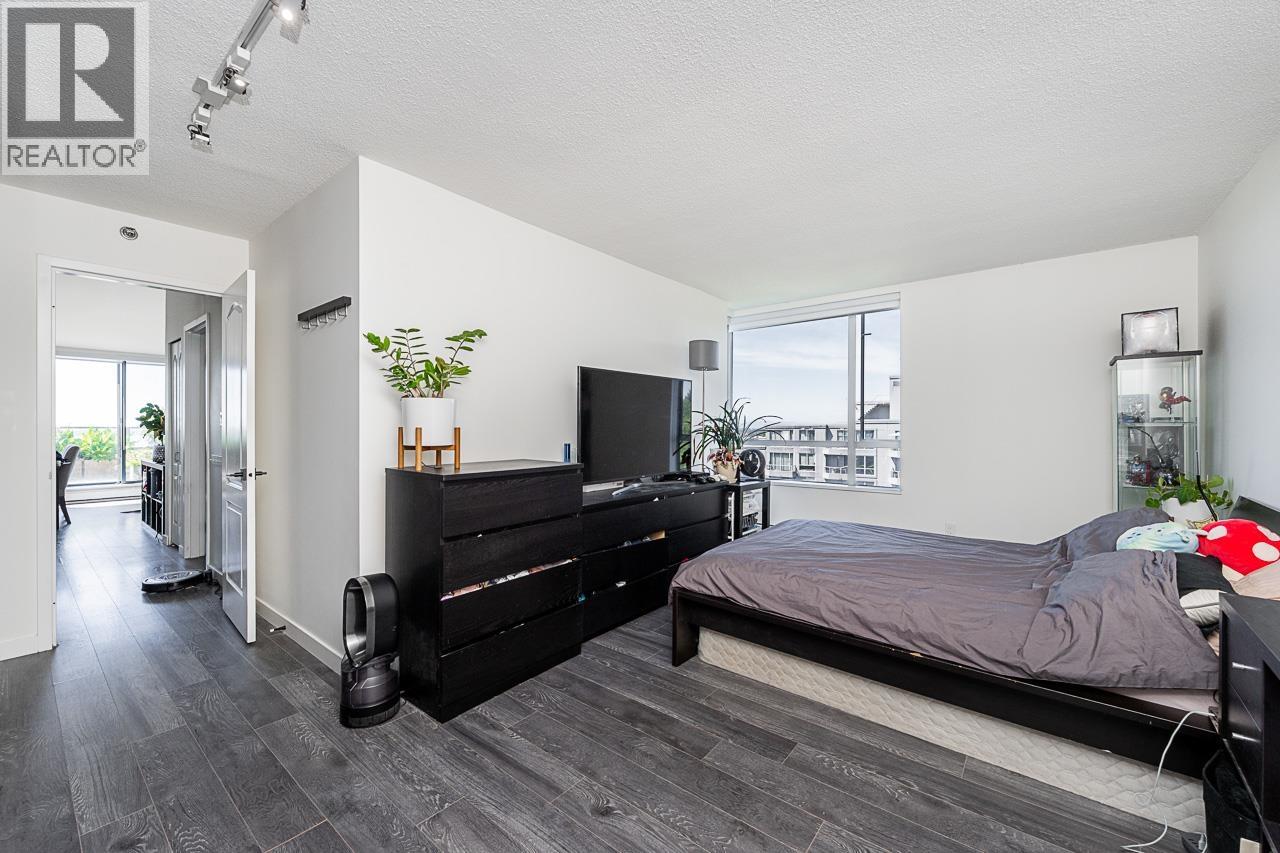 1403 3061 E Kent Avenue North Property Photo 16