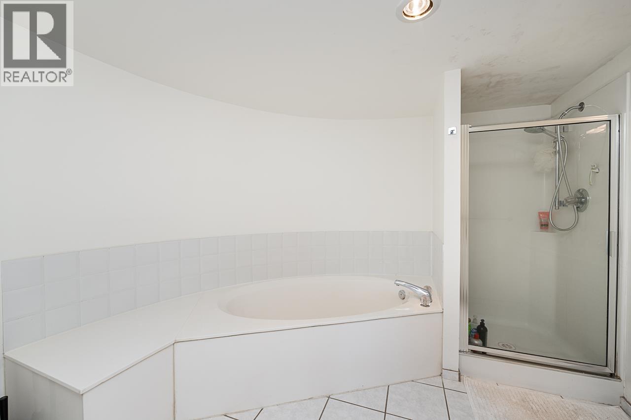 1403 3061 E Kent Avenue North Property Photo 18