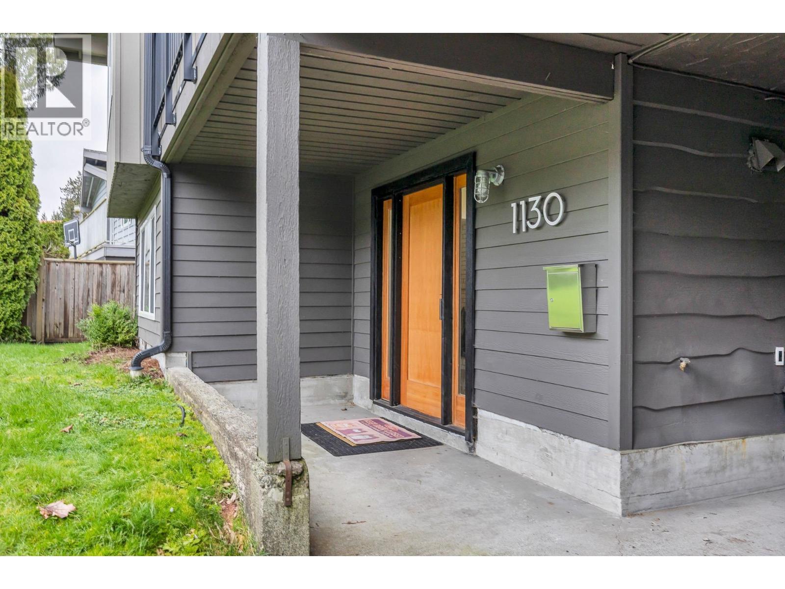 1130 Blue Heron Crescent Property Photo 3