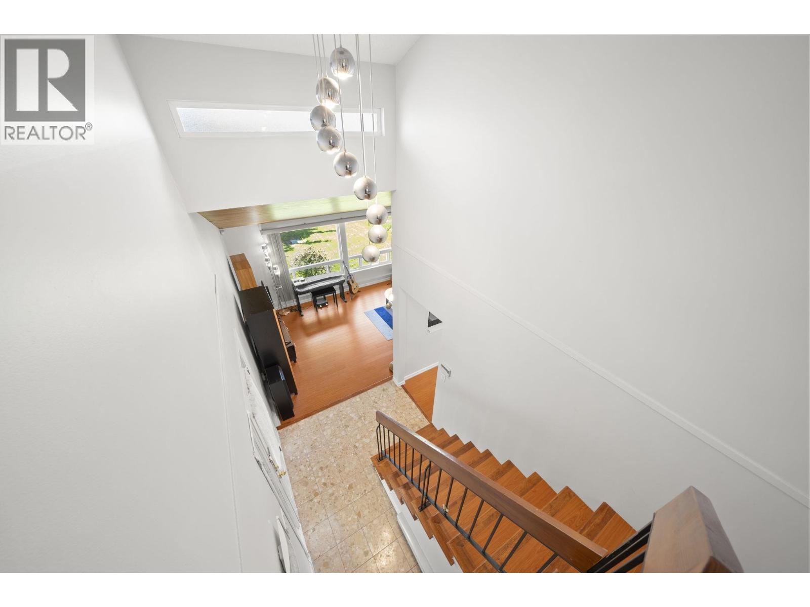 10311 Hollymount Drive Property Photo 16