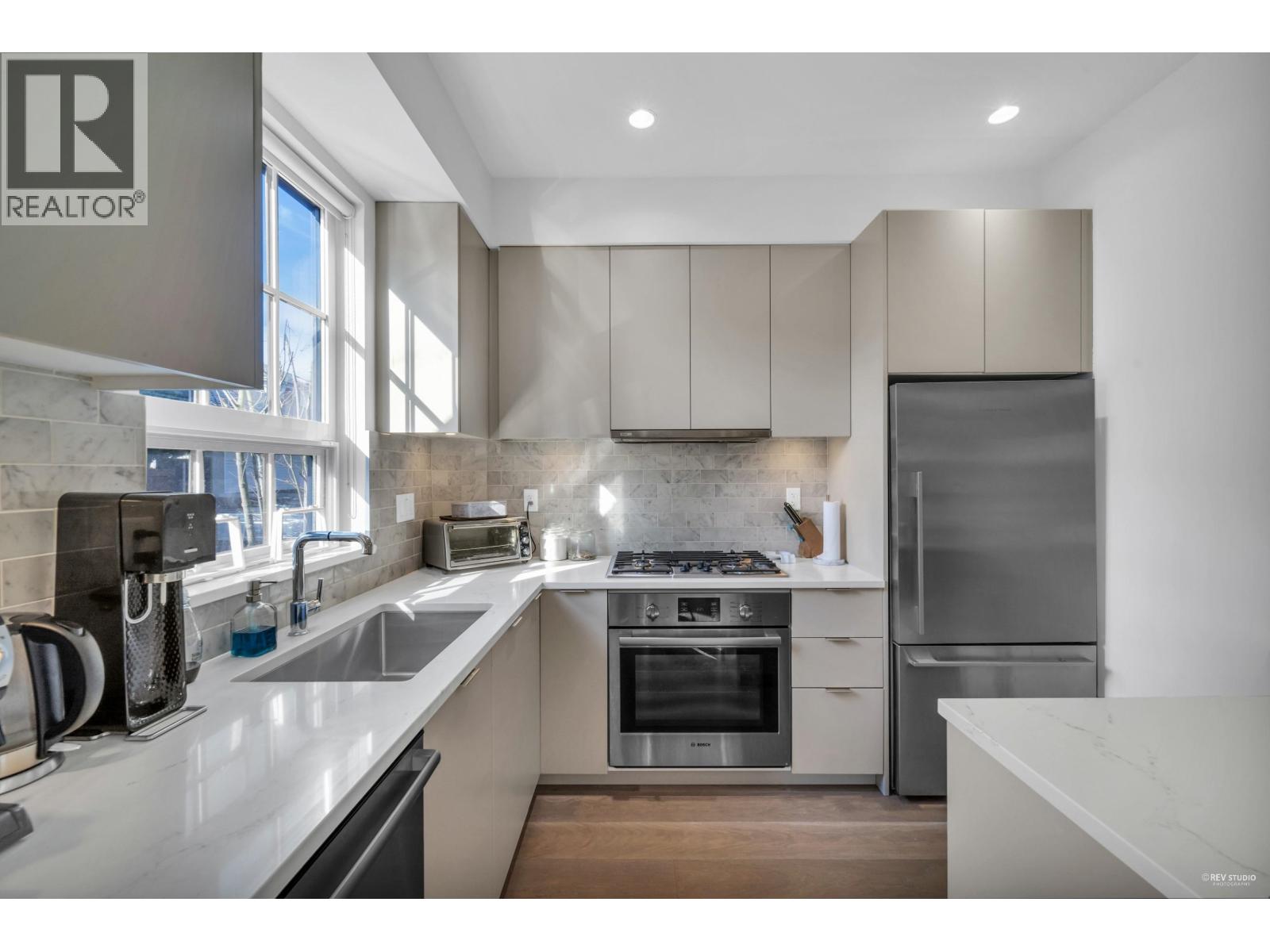 7901 Oak Street Property Photo 12