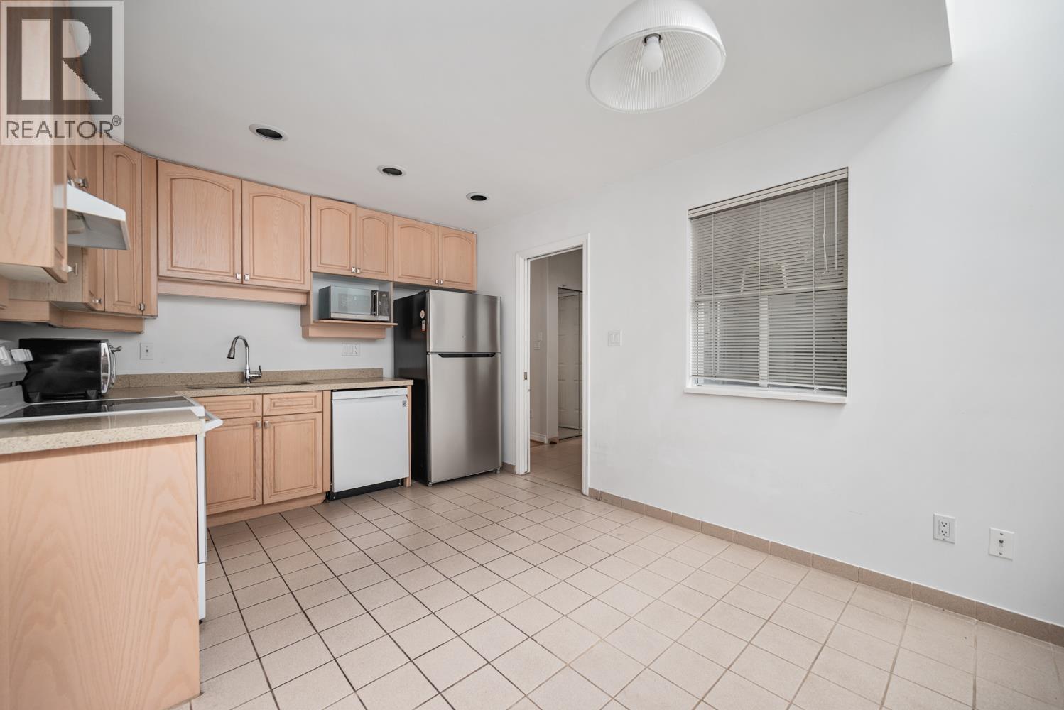 27 7695 St. Albans Road Property Photo 15
