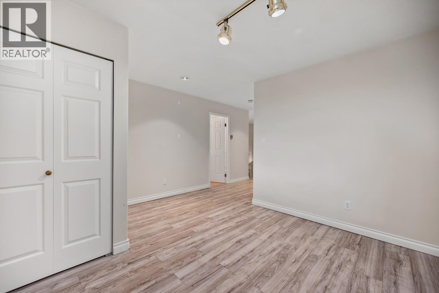 27 7695 St. Albans Road Property Photo 25