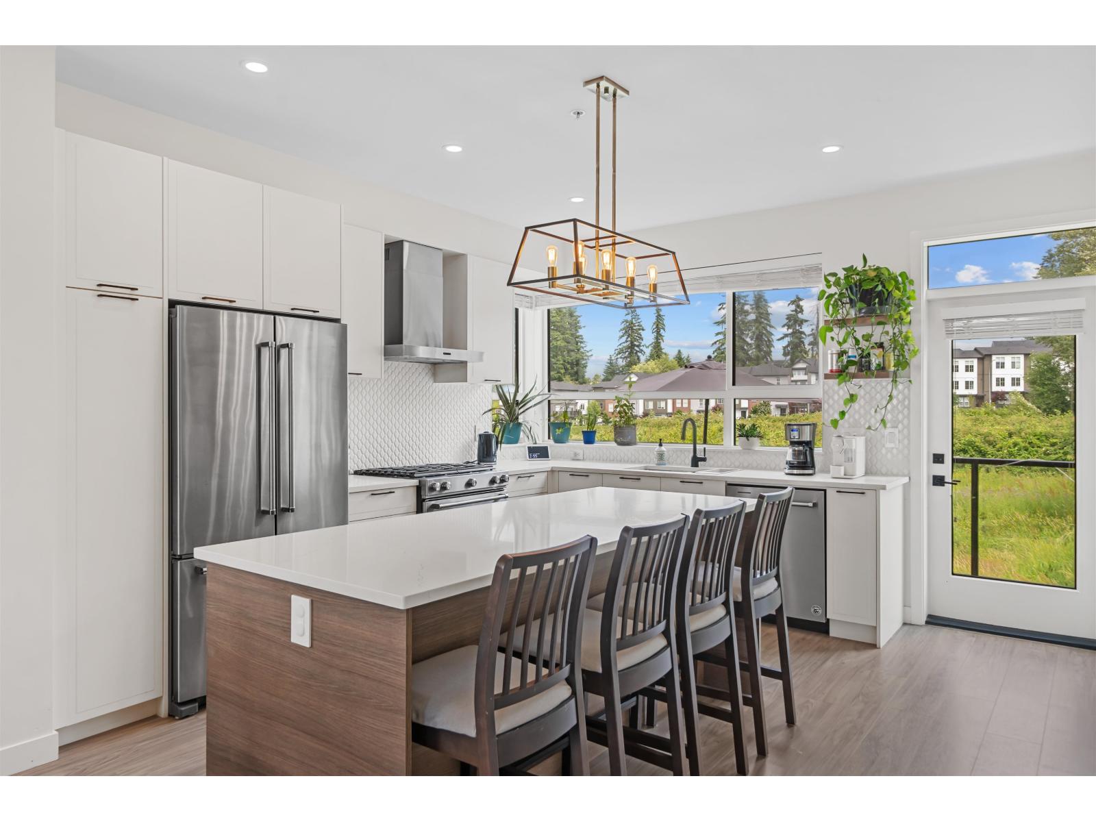 82 20150 81 Avenue Property Photo 4