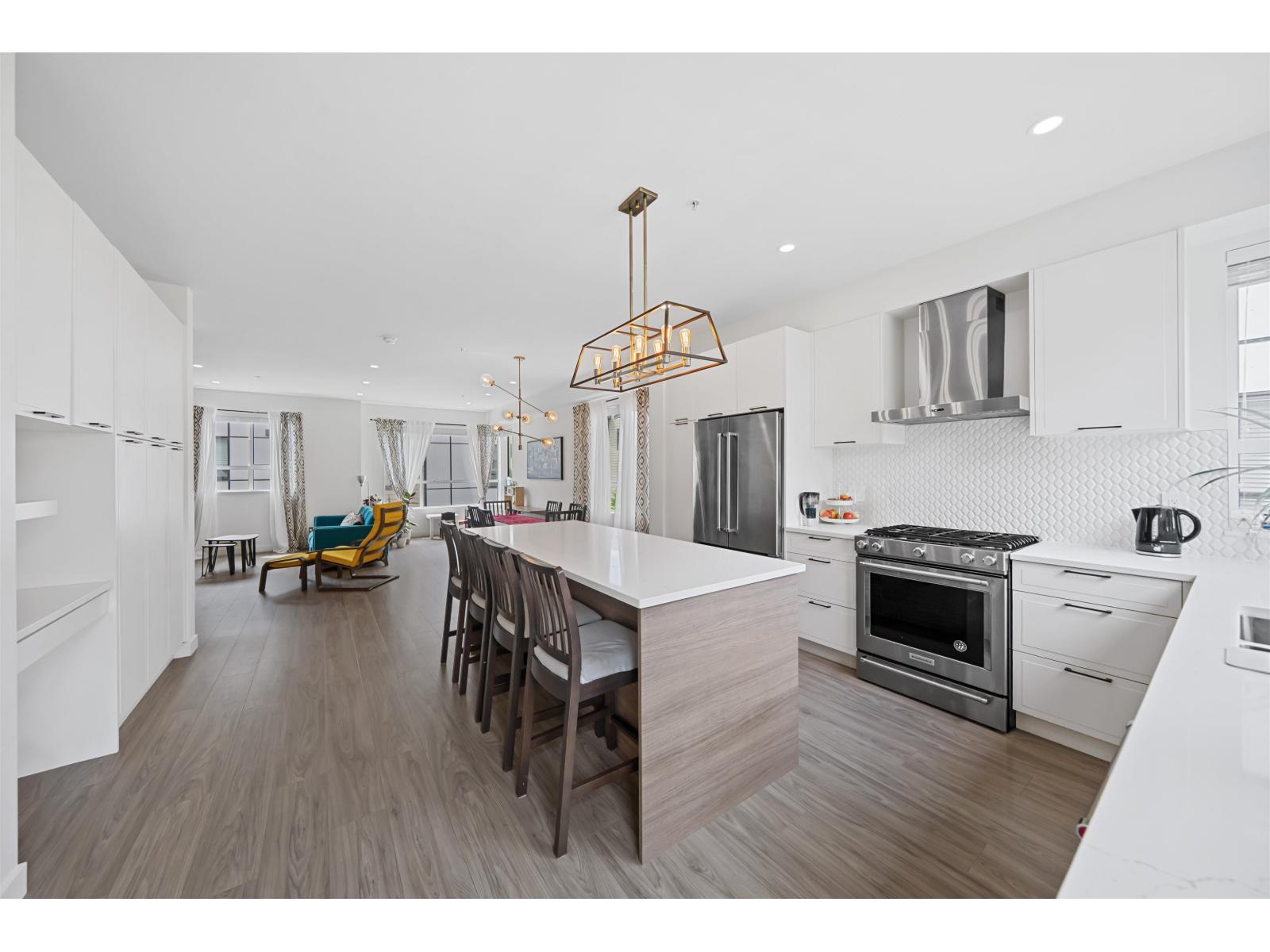 82 20150 81 Avenue Property Photo 6