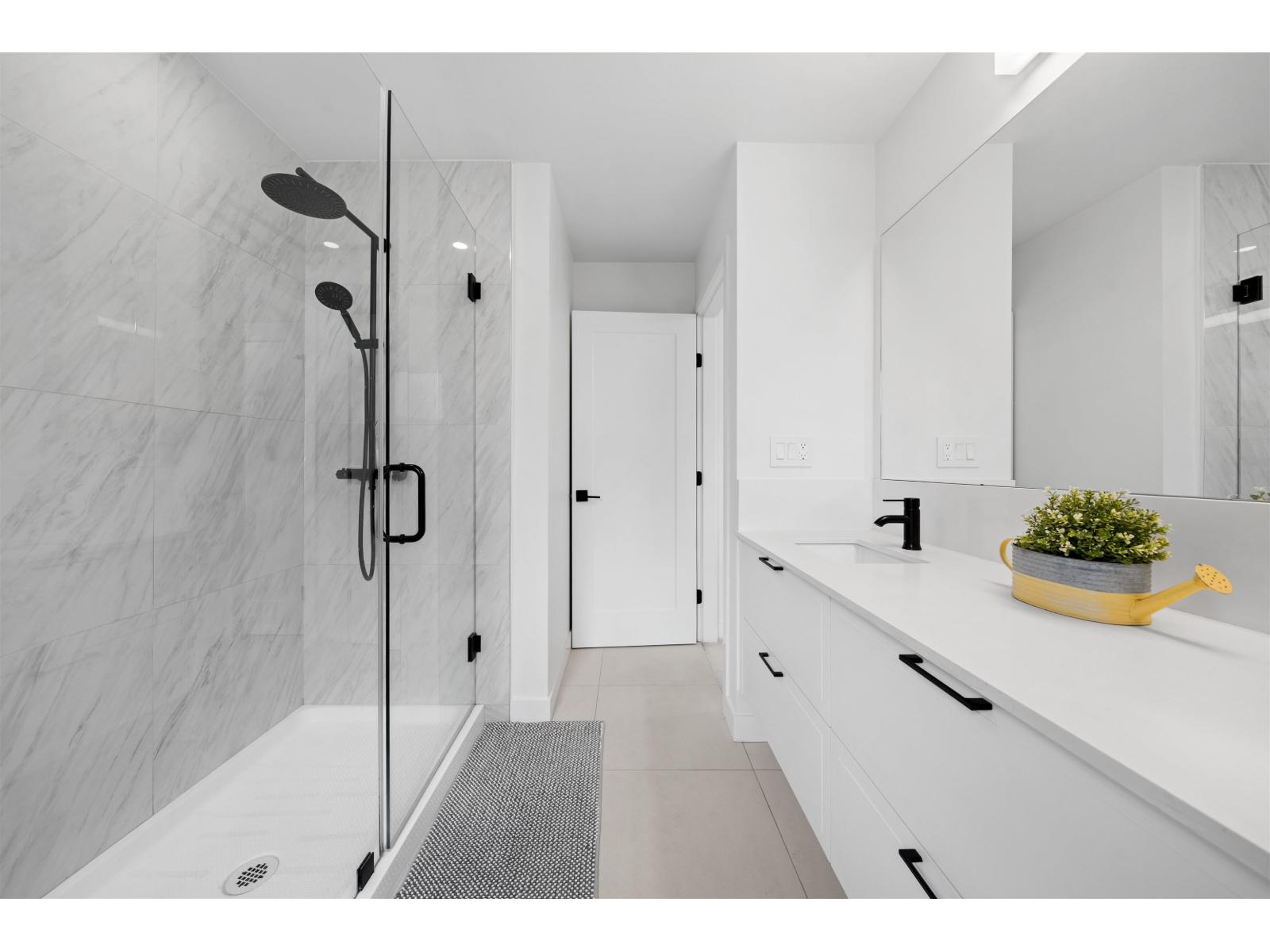 82 20150 81 Avenue Property Photo 20
