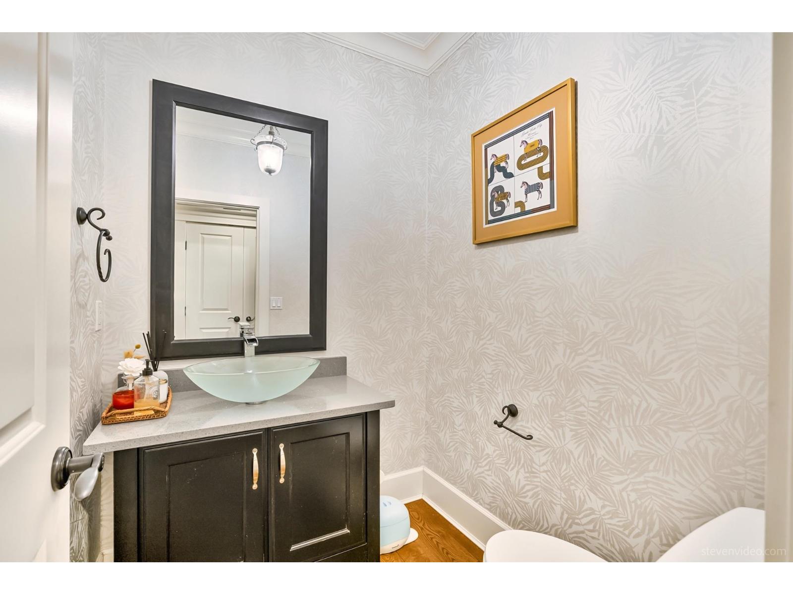3668 159a Street Property Photo 11