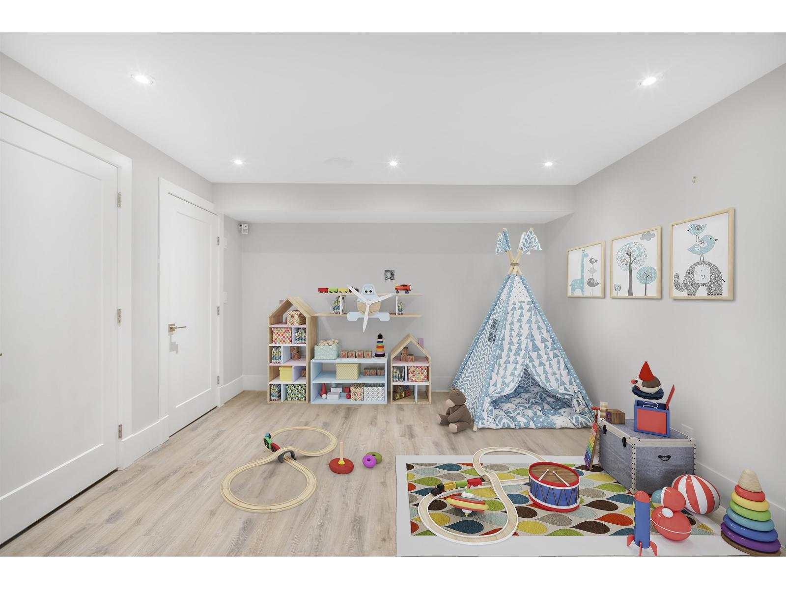 3668 159a Street Property Photo 16