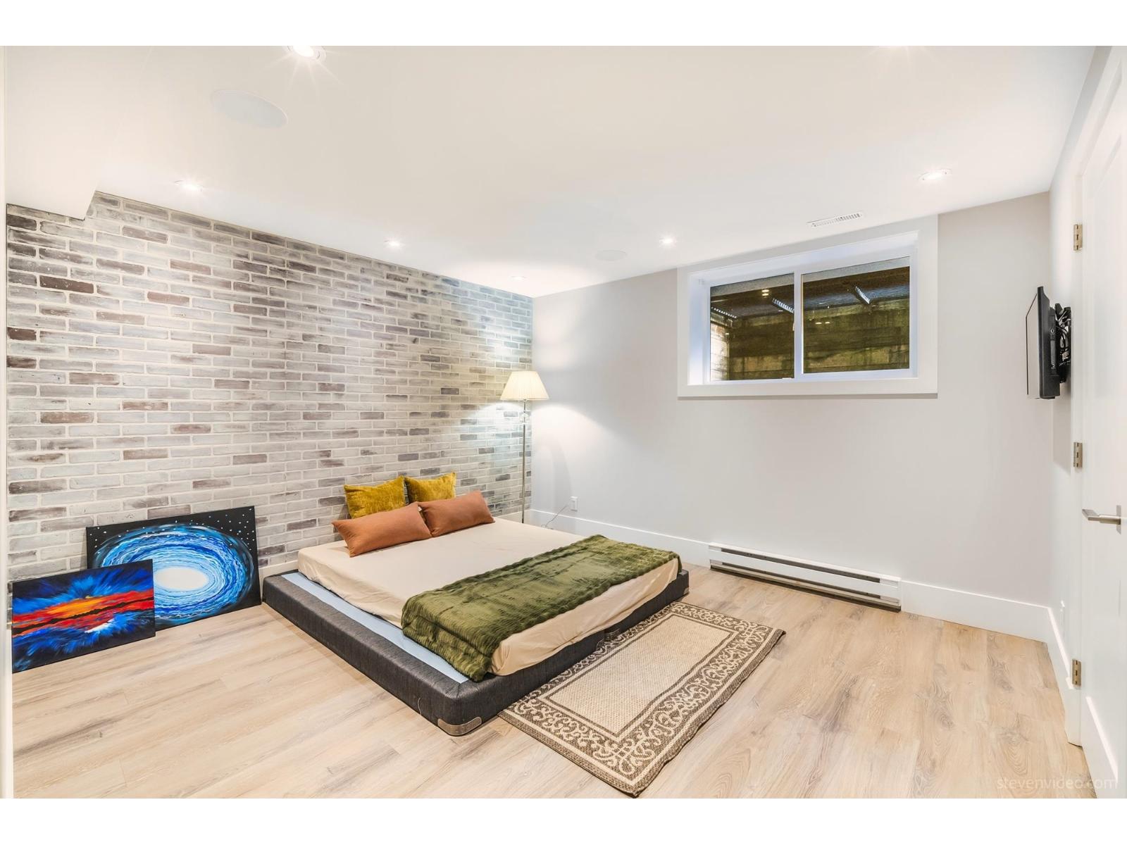 3668 159a Street Property Photo 17
