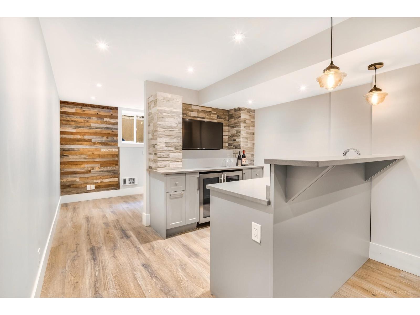 3668 159a Street Property Photo 21