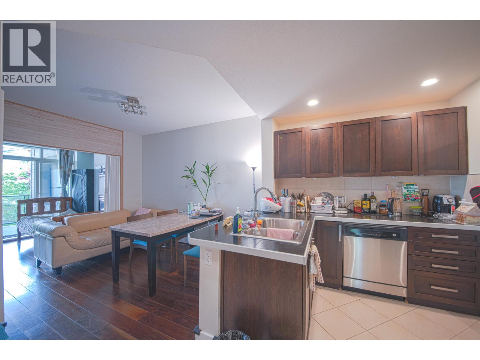 225 5777 Birney Avenue Property Photo 7