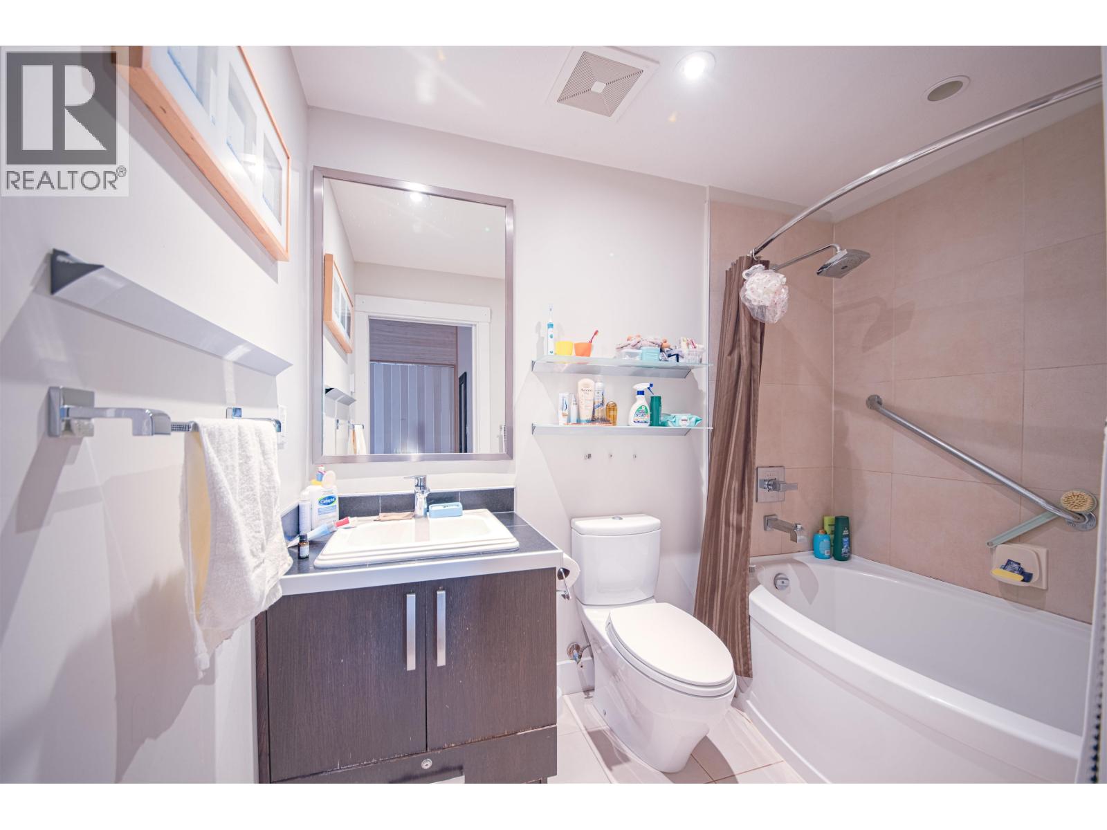 225 5777 Birney Avenue Property Photo 14