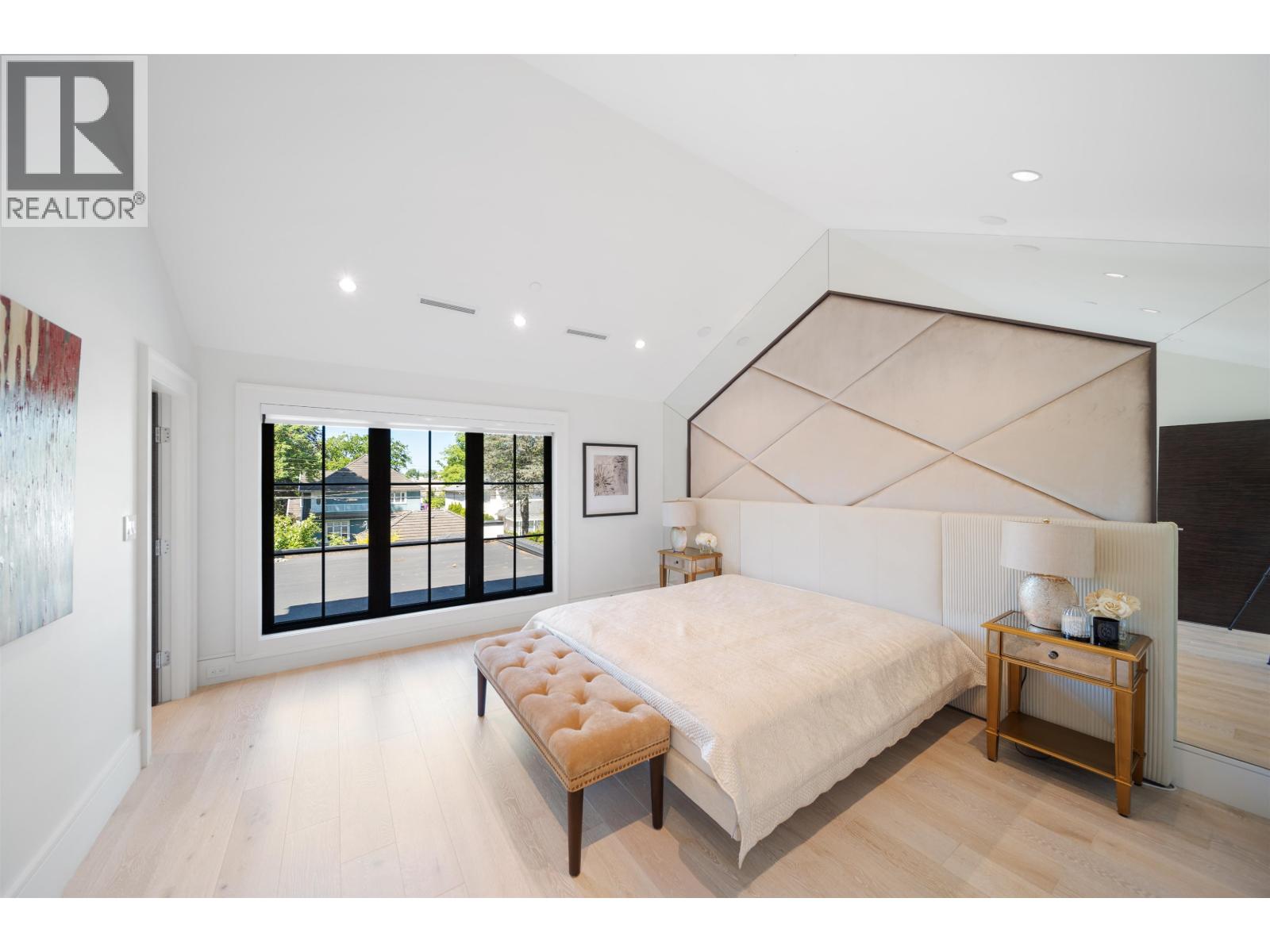 6299 Angus Drive Property Photo 10