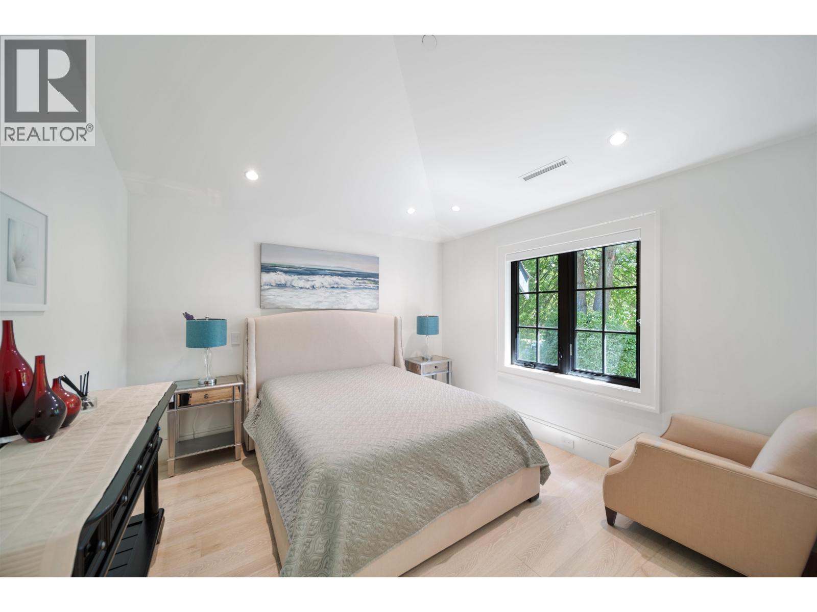 6299 Angus Drive Property Photo 12