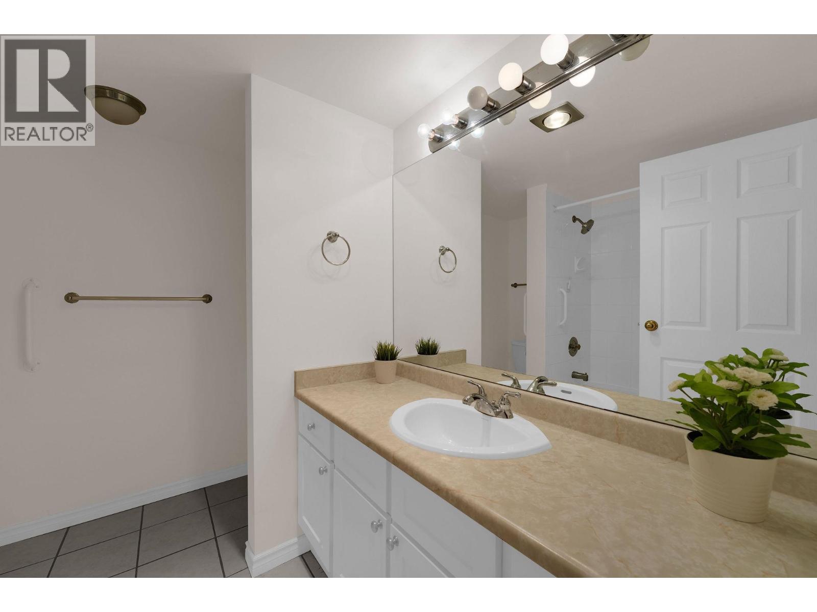 209 10220 Ryan Road Property Photo 18