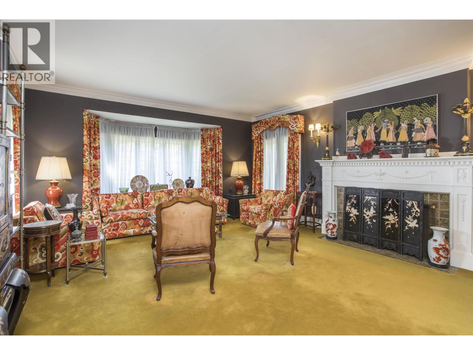 4576 Connaught Drive Property Photo 4