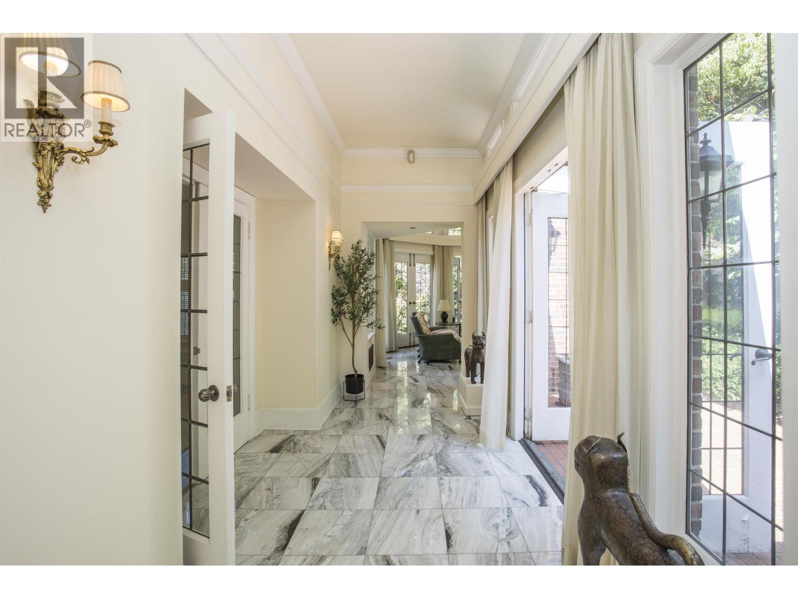 4576 Connaught Drive Property Photo 13