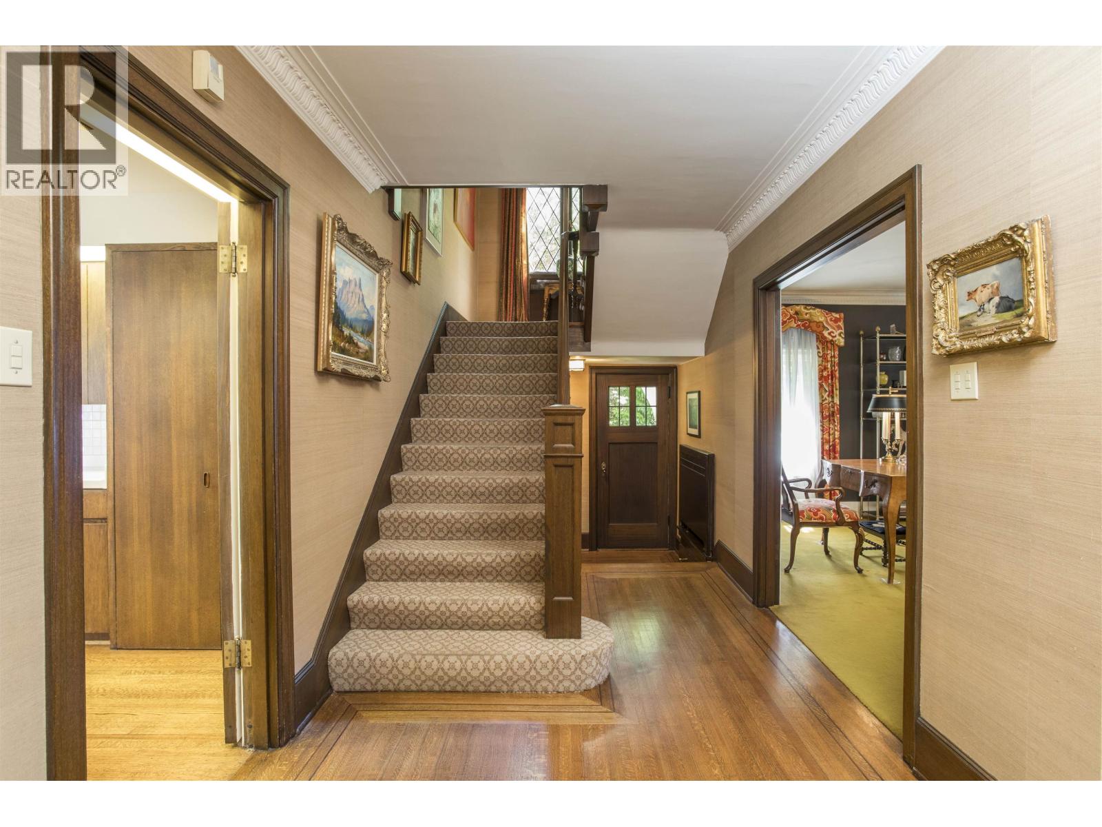 4576 Connaught Drive Property Photo 19