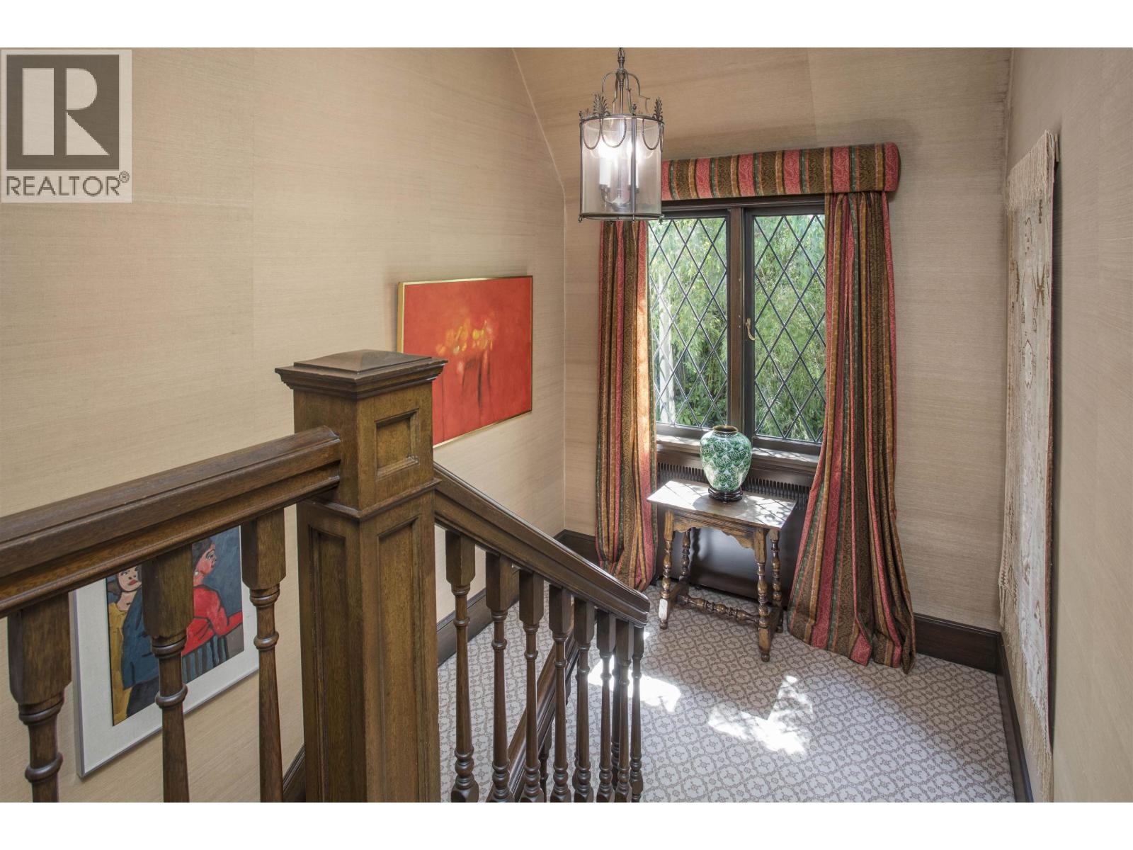 4576 Connaught Drive Property Photo 20