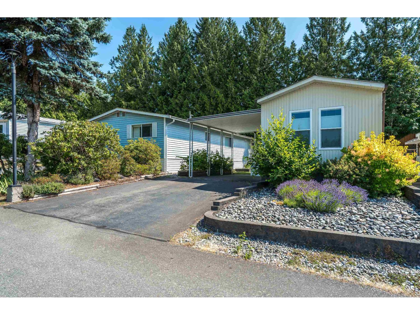 33 2315 198 Street Property Photo 1