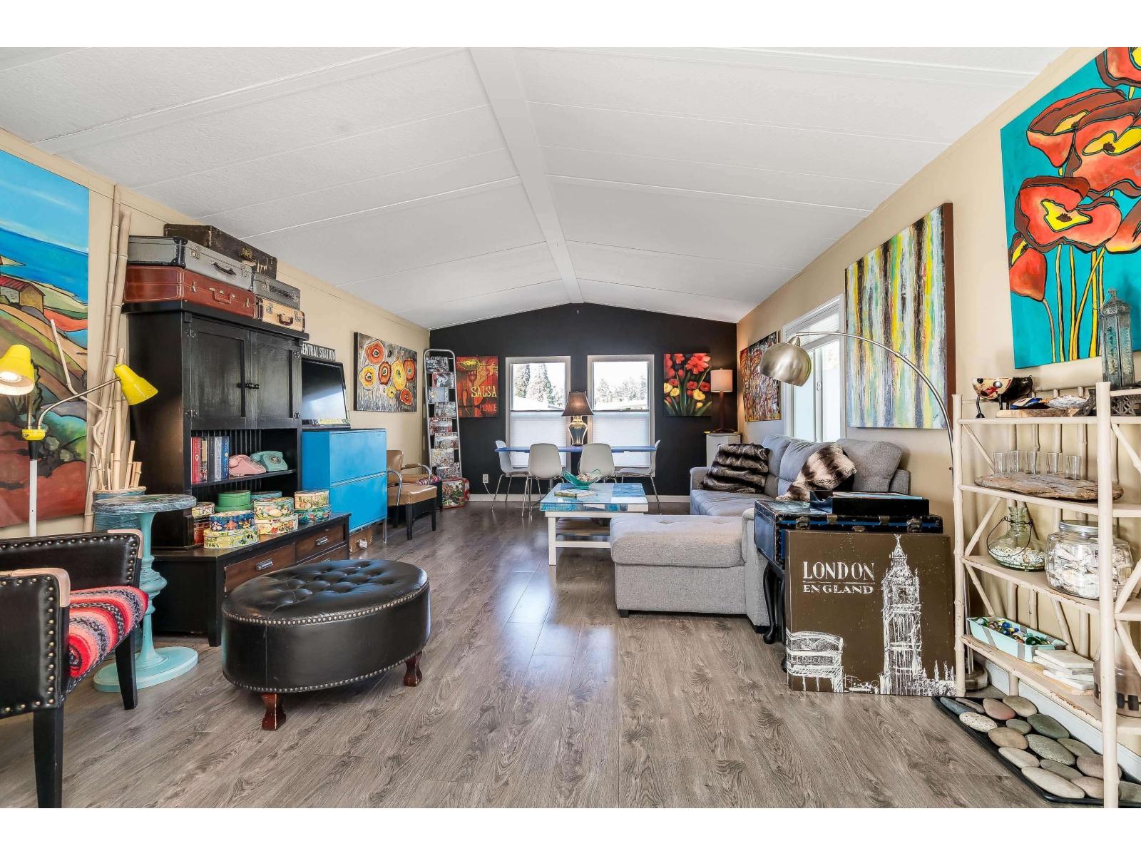 33 2315 198 Street Property Photo 7