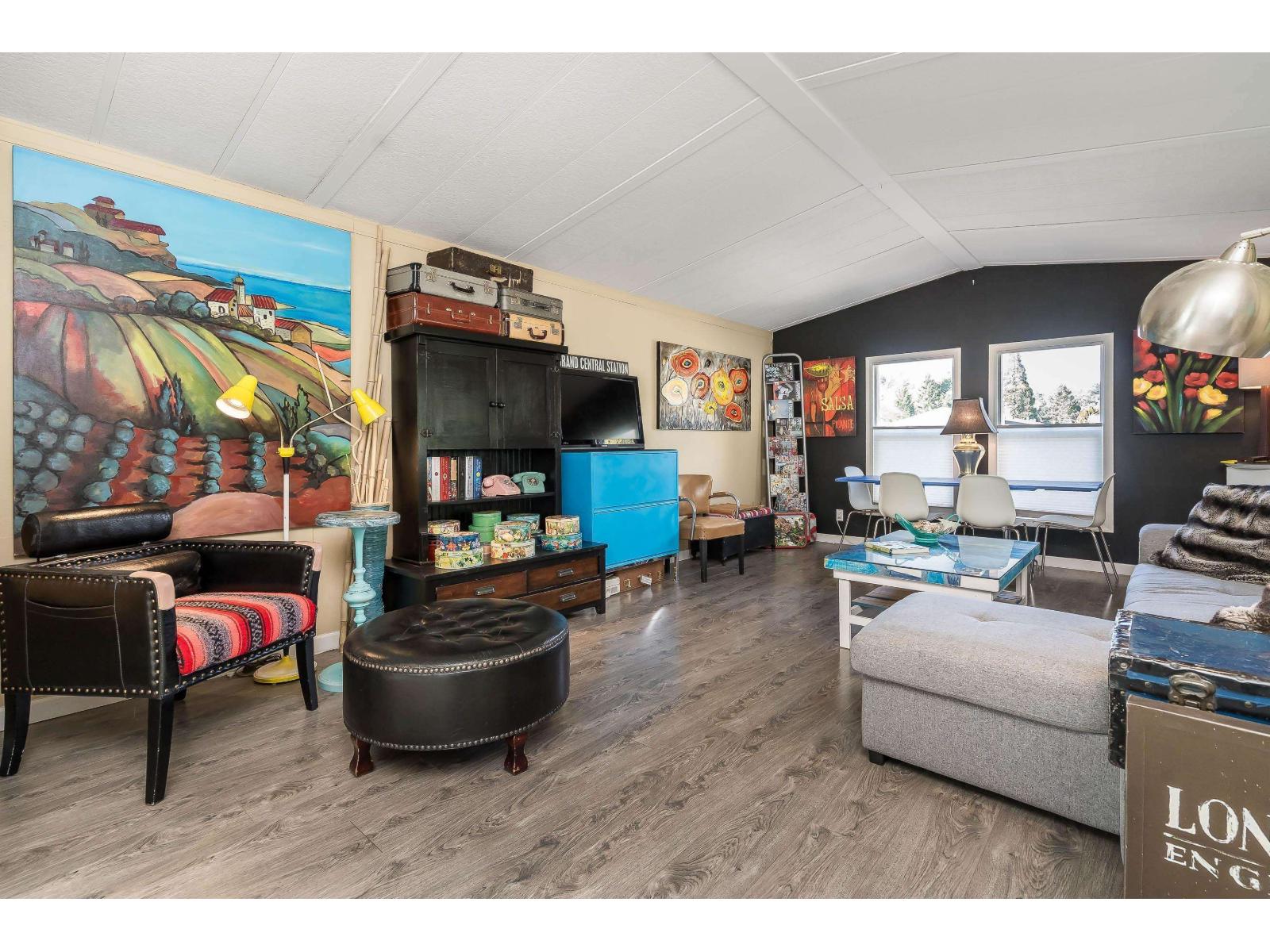 33 2315 198 Street Property Photo 10