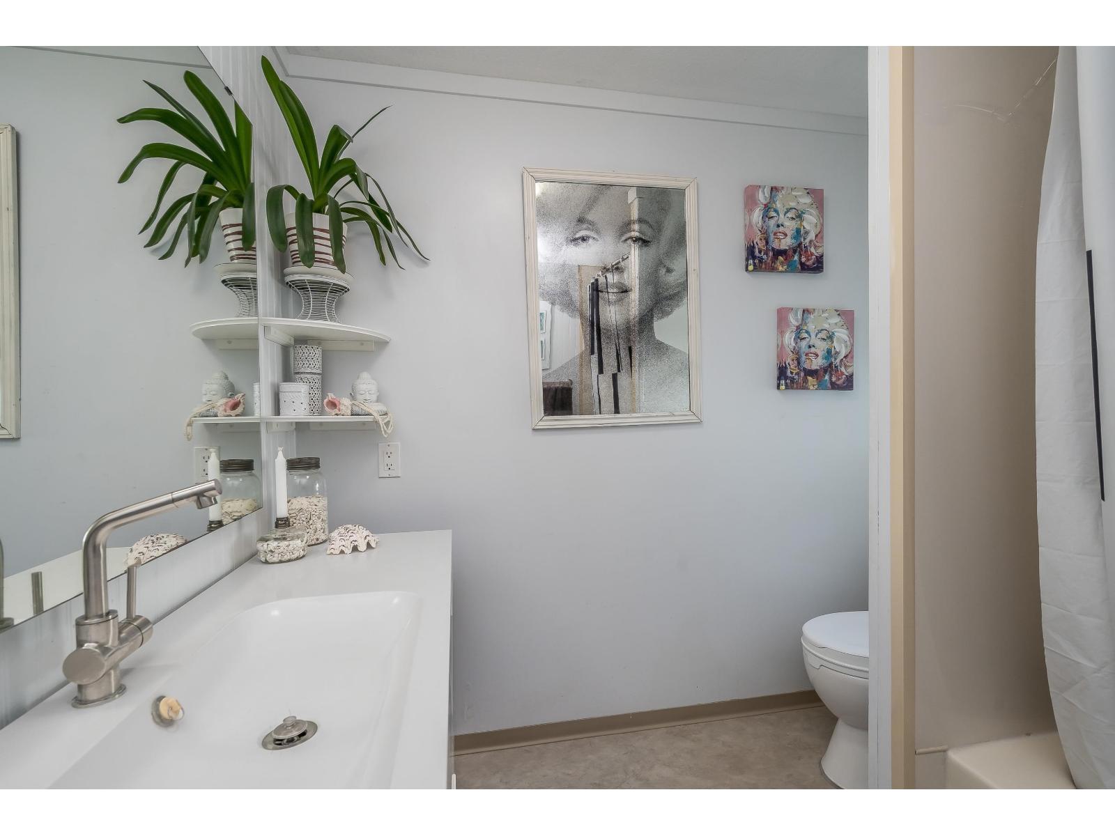 33 2315 198 Street Property Photo 14