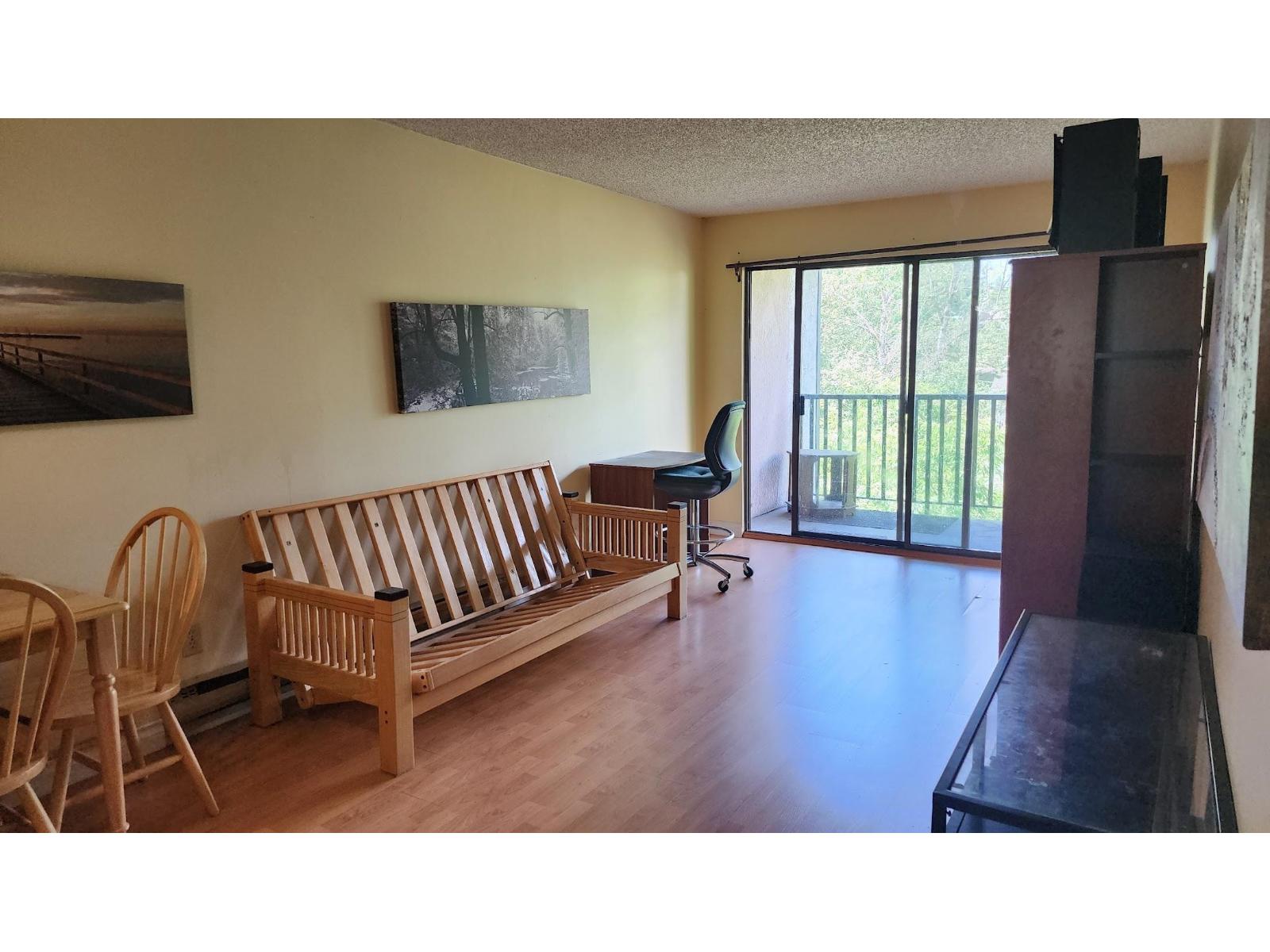 306 9952 149 Street Property Photo 12