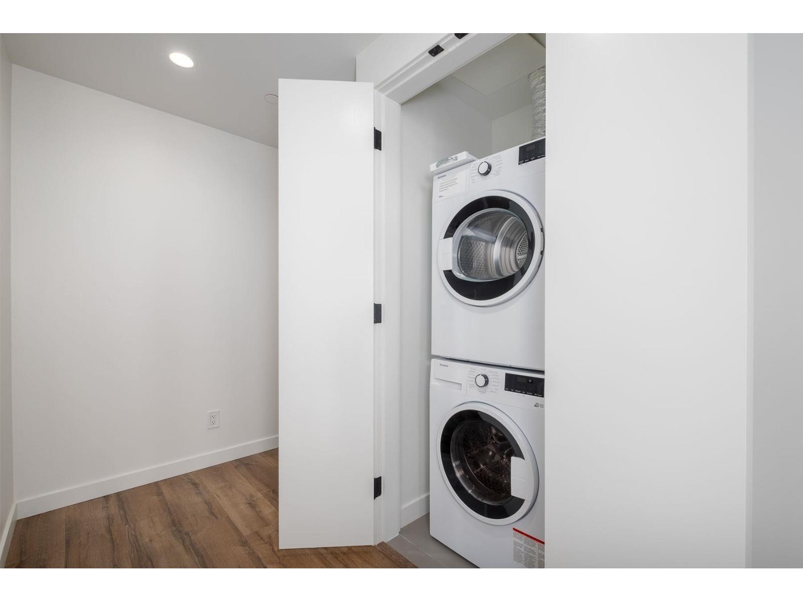1408 10448 University Drive Property Photo 20