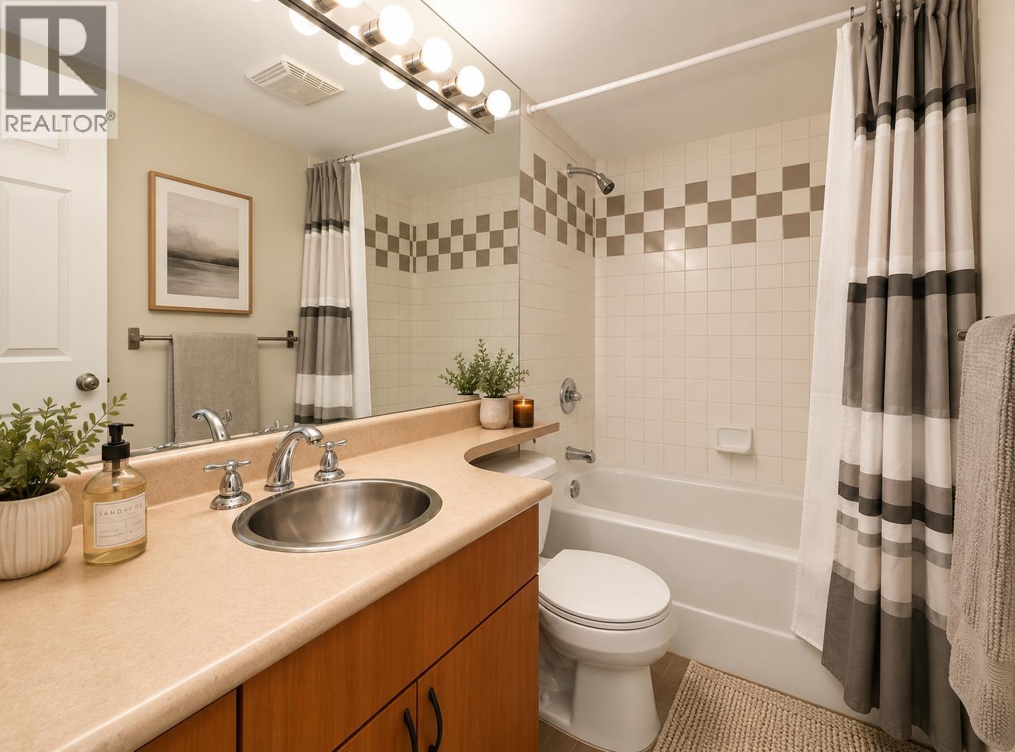 Th3 63 Keefer Place Property Photo 17
