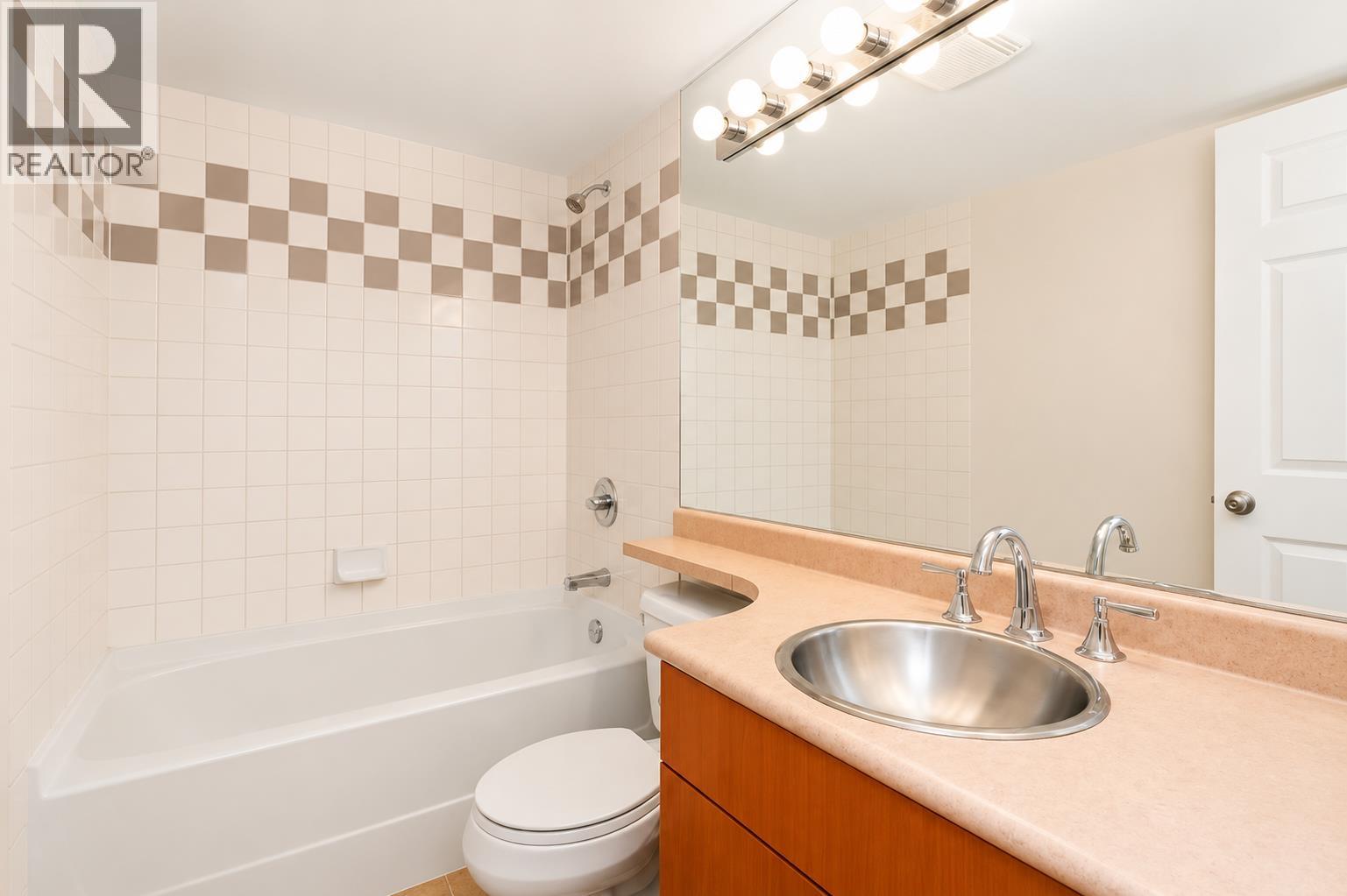 Th3 63 Keefer Place Property Photo 21